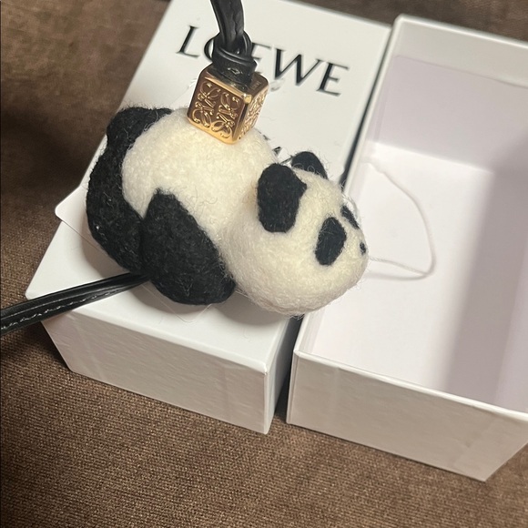 Loewe Black and White Panda Charm in felt and calfskin - Picture 4 of 6